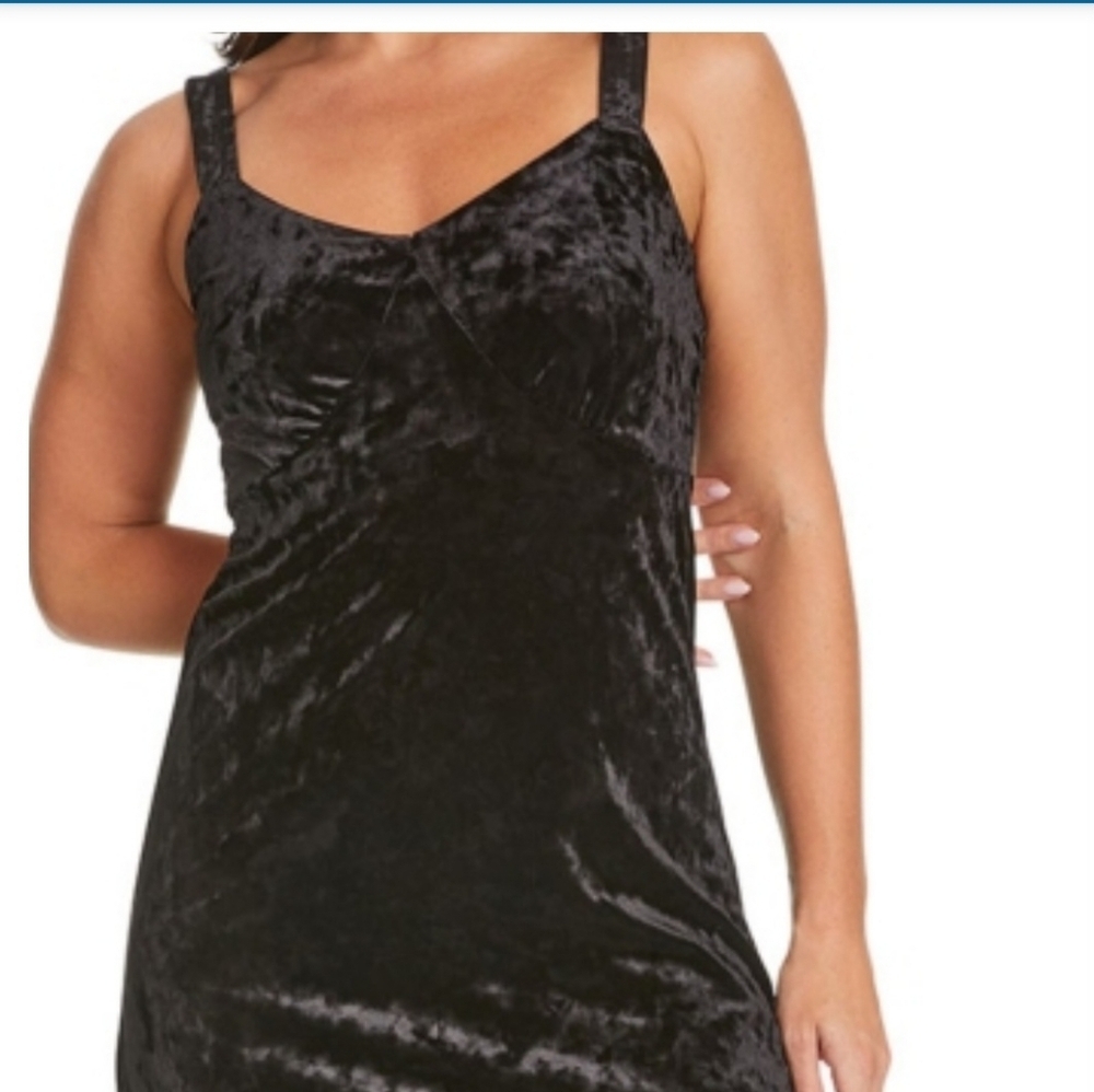 Jessica Simpson Chic Black Velvet Dress - Picture 3 of 5